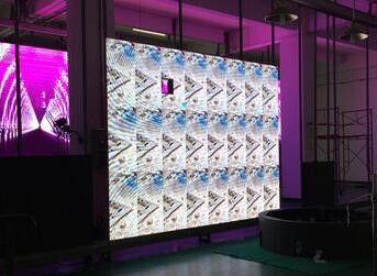P3.9 호리호리한 투명한 유리 LED 스크린/실내 투명한 LED 영상 벽을 상연하십시오